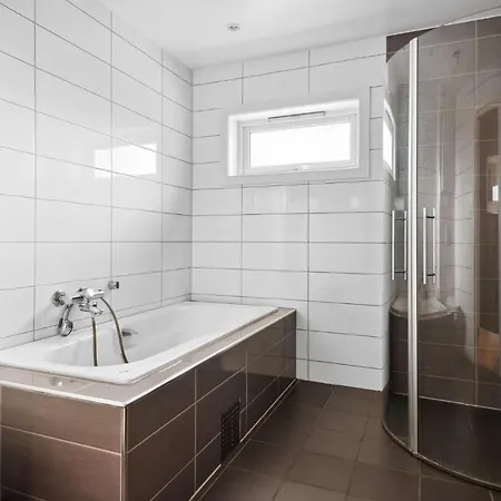 3 Bedroom Awesome In Nesttun 베르겐
