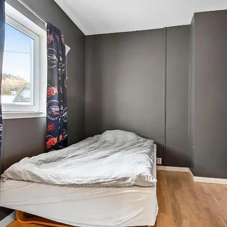3 Bedroom Awesome In Nesttun 베르겐