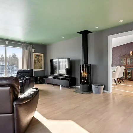 3 Bedroom Awesome In Nesttun Apartment