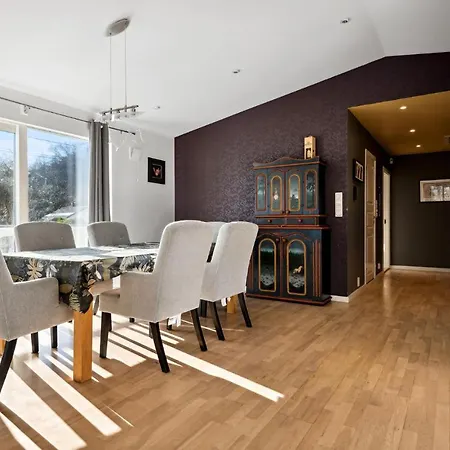 3 Bedroom Awesome In Nesttun Daire *