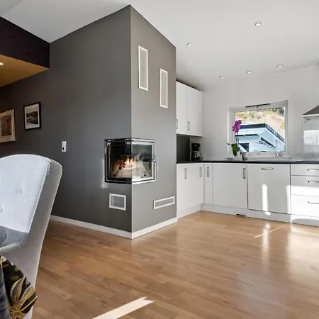 Apartment 3 Bedroom Awesome In Nesttun *