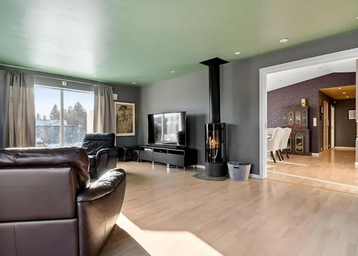 3 Bedroom Awesome In Nesttun Apartamento