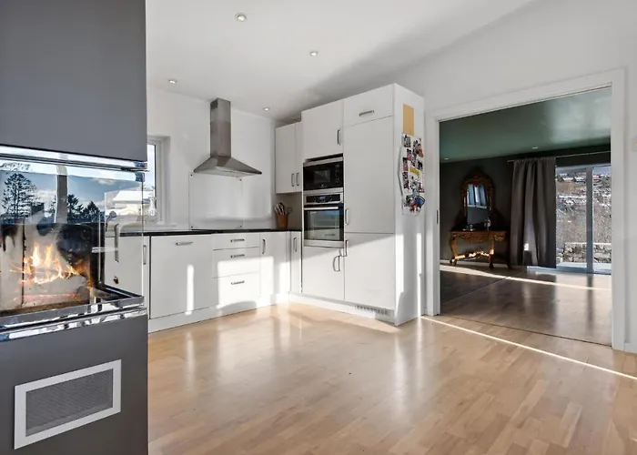 Apartamento 3 Bedroom Awesome In Nesttun *